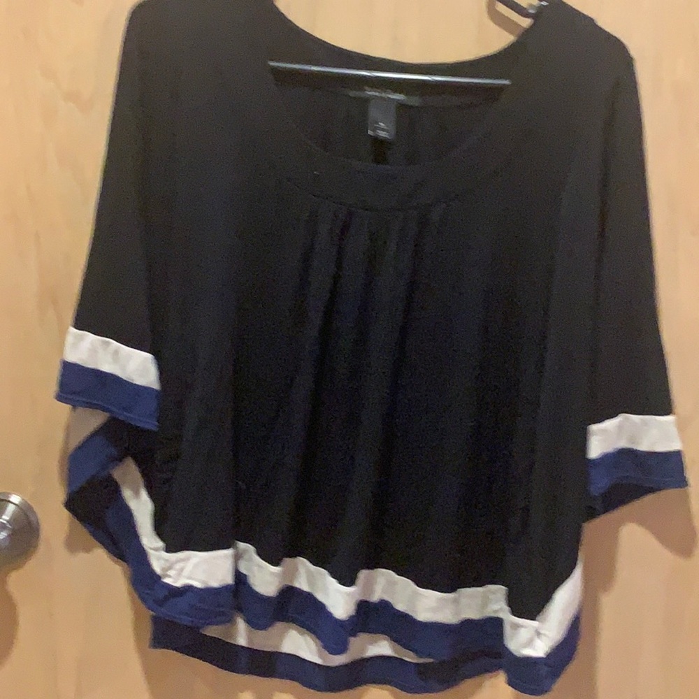 White house black market size M black cream navy
